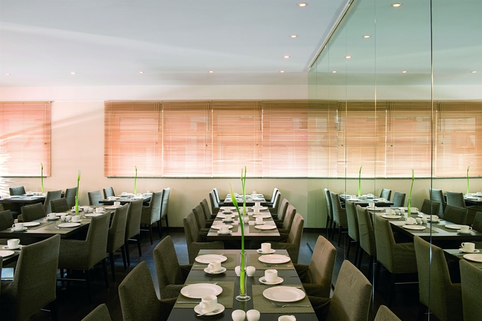 Imagen del bar/restaurante del Hotel DORMERO F&uuml;rth. Foto 4