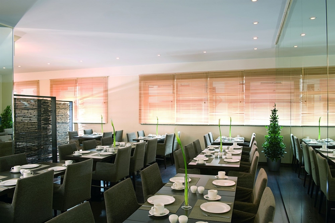 Imagen del bar/restaurante del Hotel DORMERO F&uuml;rth. Foto 8