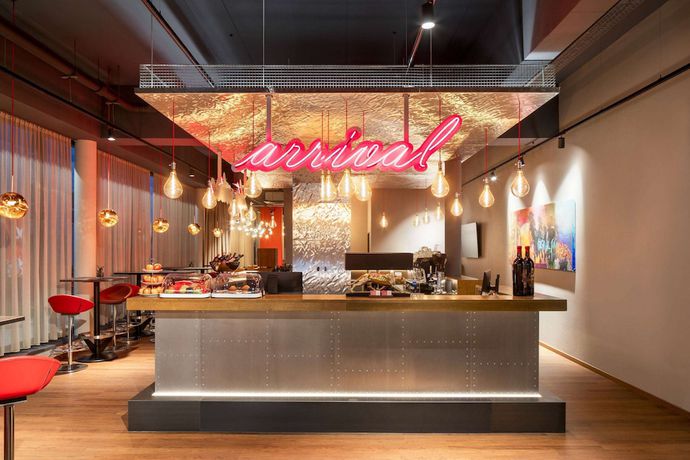 Imagen de los interiores del Hotel DORMERO JeHo Graz Airport. Foto 16