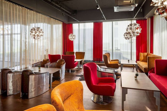Imagen de los interiores del Hotel DORMERO JeHo Graz Airport. Foto 17