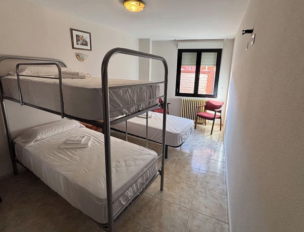 Imagen de la habitación del Hotel DORMERO Sahag&uacute;n. Foto 3