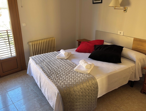 Imagen de la habitación del Hotel DORMERO Sahag&uacute;n. Foto 4