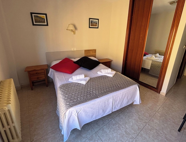 Imagen de la habitación del Hotel DORMERO Sahag&uacute;n. Foto 5