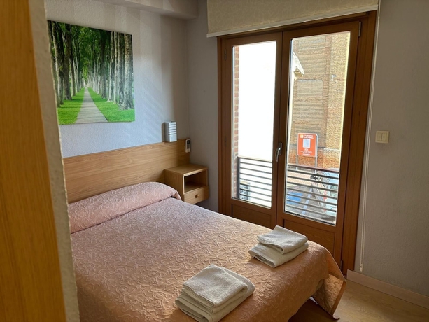Imagen de la habitación del Hotel DORMERO Sahag&uacute;n. Foto 8