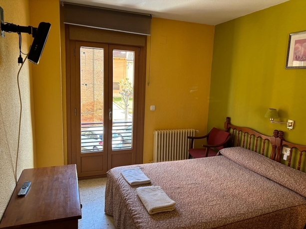 Imagen de la habitación del Hotel DORMERO Sahag&uacute;n. Foto 9