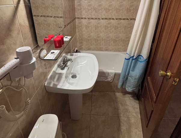 Imagen de la habitación del Hotel DORMERO Sahag&uacute;n. Foto 14