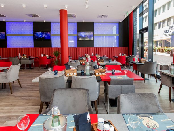 Imagen del bar/restaurante del Hotel DORMERO Salzgitter. Foto 4