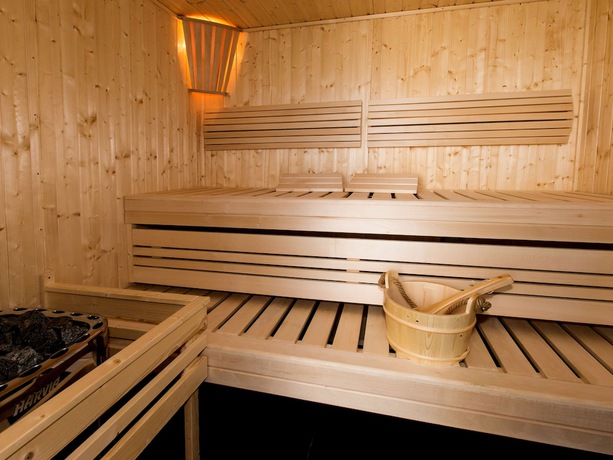 Imagen de la piscina del Hotel DORMERO Salzgitter. Foto 19