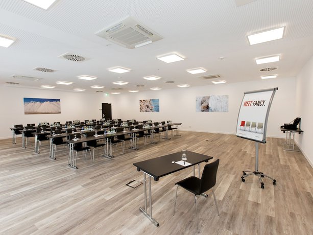 Imagen de los interiores del Hotel DORMERO Salzgitter. Foto 13