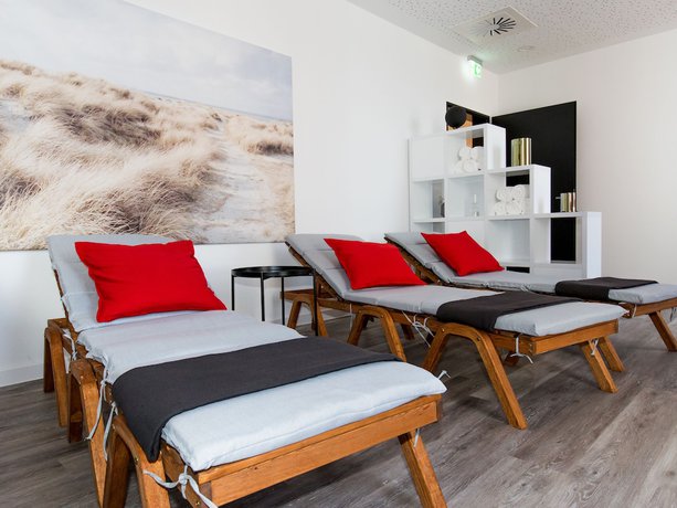 Imagen de la piscina del Hotel DORMERO Salzgitter. Foto 20