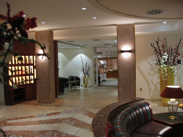 Imagen de los interiores del Hotel DORMERO Weingarten. Foto 15