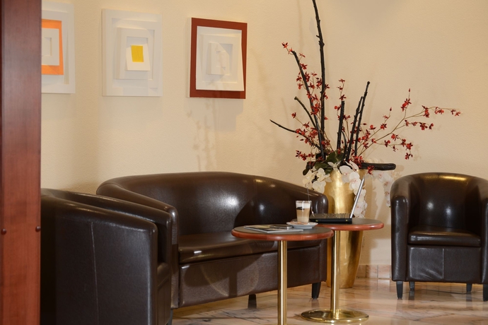 Imagen de los interiores del Hotel DORMERO Weingarten. Foto 16