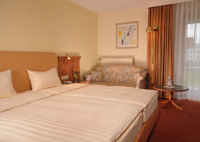Imagen de la habitación del Hotel DORMERO Weingarten. Foto 11
