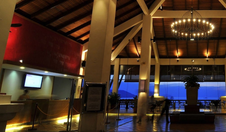 Imagen de los interiores del Hotel DOUBLETREE BY HILTON DAMAI LAUT RESORT. Foto 19