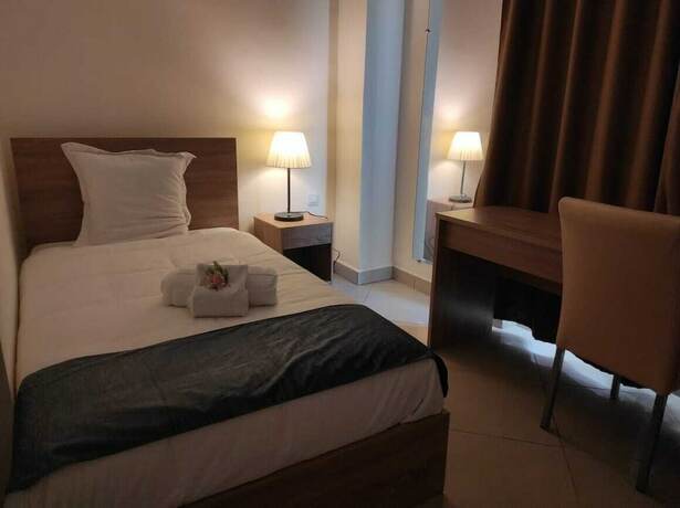 Imagen de la habitación del Hotel DOWNTOWN HOTEL. Foto 15