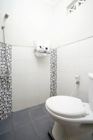Imagen general del Hotel D'Paragon Tambakboyo. Foto 7