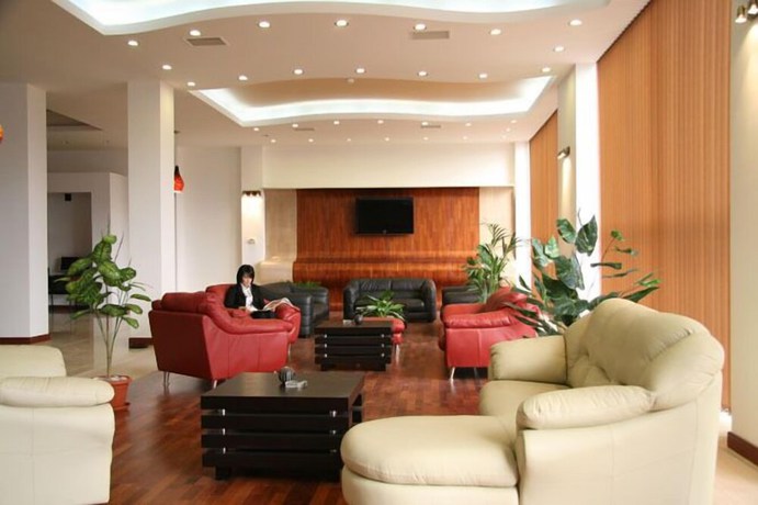 Imagen de los interiores del Hotel D\'Plaza. Foto 17