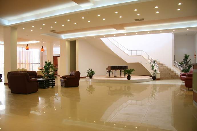 Imagen de los interiores del Hotel D\'Plaza. Foto 19