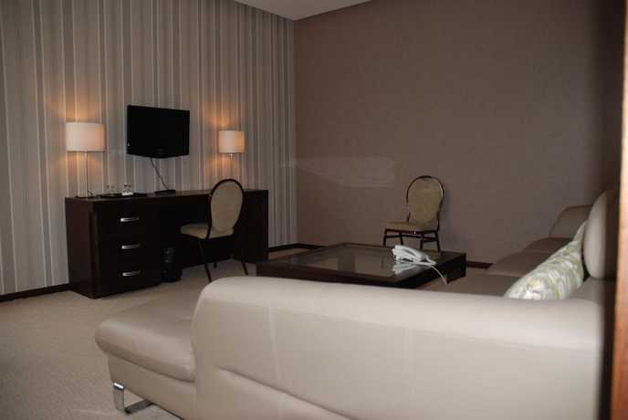 Imagen de la habitación del Hotel D\'Plaza. Foto 7