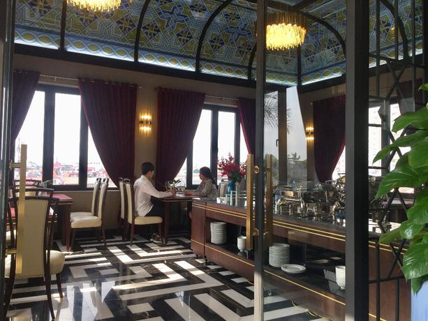 Imagen del bar/restaurante del Hotel DU MONDE ART. Foto 4