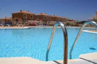 Imagen de la piscina del Hotel DUPLEX LA COLINA. Foto 8