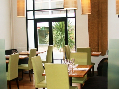 Imagen del bar/restaurante del Hotel D'URVILLE. Foto 2