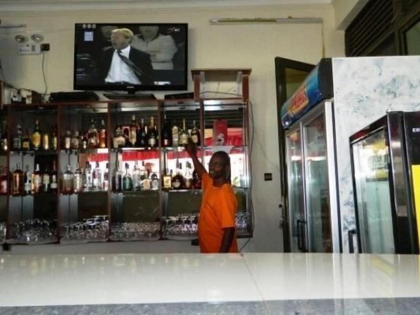 Imagen del bar/restaurante del Hotel DV Apartment. Foto 4