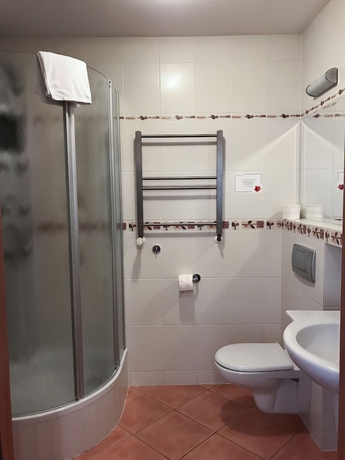 Imagen de la habitación del Hotel DW Albatros Medical Spa. Foto 17
