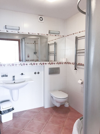 Imagen de la habitación del Hotel DW Albatros Medical Spa. Foto 18