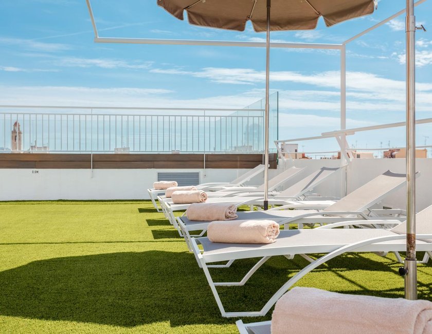 Imagen de los exteriores del Hotel DWO Calella Mar. Foto 14