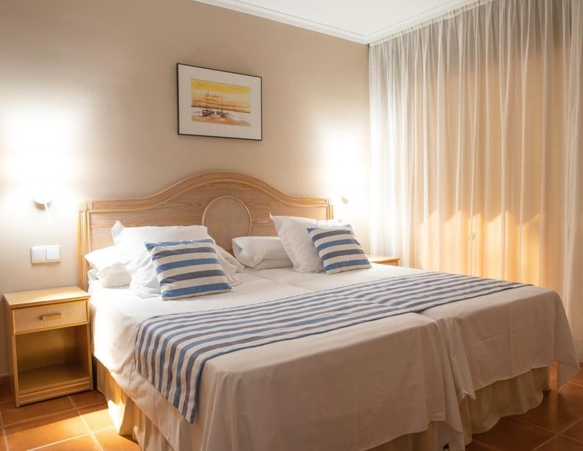 Imagen de la habitación del Hotel DWO Calella Mar. Foto 8