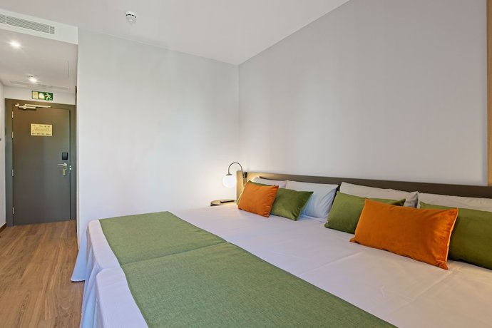 Imagen de la habitación del Hotel DWO Colours Alcalá. Foto 8