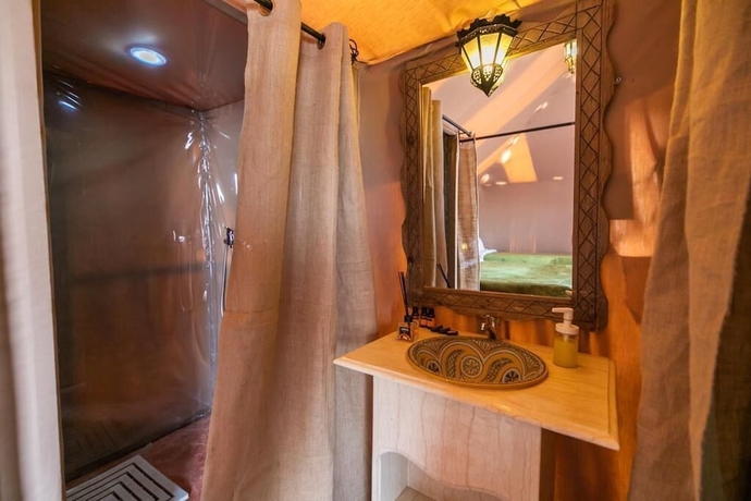 Imagen de la habitación del Hotel DWO Golden Camp Merzouga. Foto 14