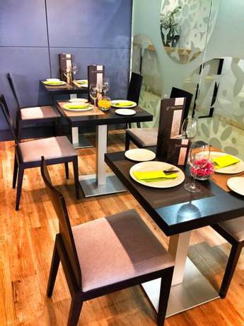 Imagen del bar/restaurante del Hotel DWO Urban Granada. Foto 5