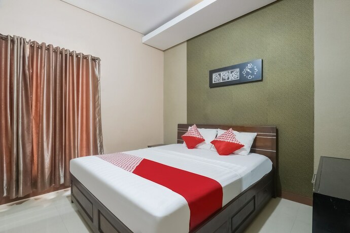 Imagen de la habitación del Hotel D'Waru Homestay Syariah near Jl Slamet Riyadi Mitra RedDoorz. Foto 18