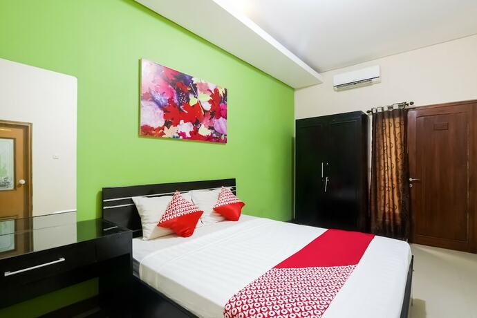 Imagen de la habitación del Hotel D'Waru Homestay Syariah near Jl Slamet Riyadi Mitra RedDoorz. Foto 19