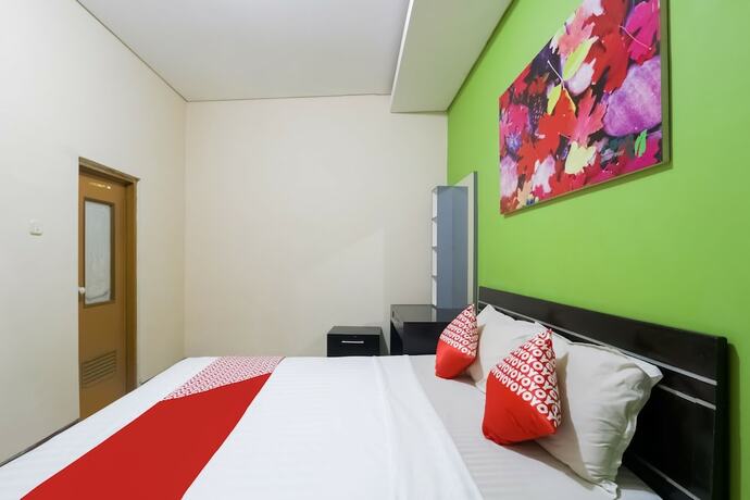 Imagen de la habitación del Hotel D'Waru Homestay Syariah near Jl Slamet Riyadi Mitra RedDoorz. Foto 20