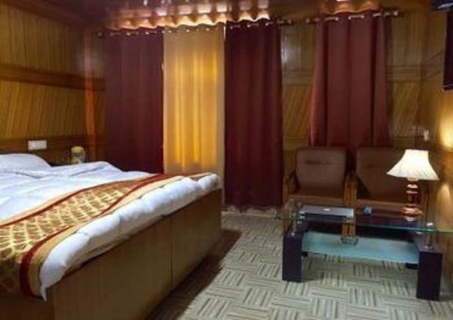 Imagen de la habitación del Hotel D\'Zojila - Kargil. Foto 15