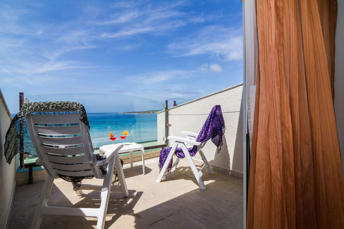 Imagen de los exteriores del Hotel Da Cesare, Santeru/San Vero Milis. Foto 1