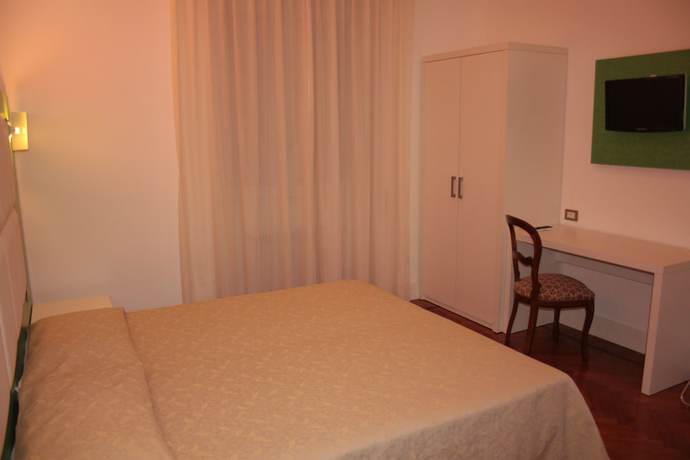 Imagen de la habitación del Hotel Da Cesare, Stresa. Foto 13