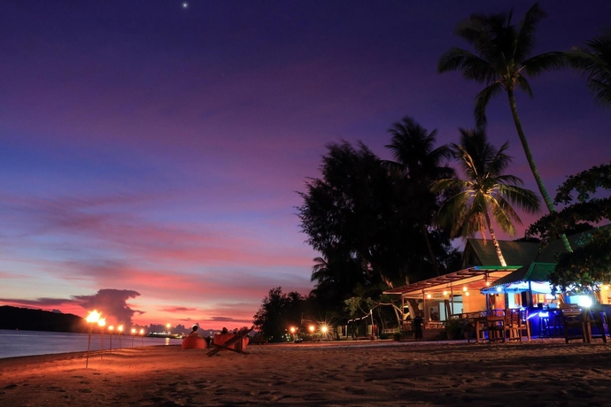 Imagen de los exteriores del Hotel Da Kanda Villa Beach Resort. Foto 12