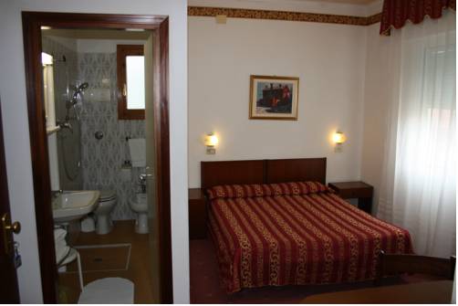 Imagen de la habitación del Hotel Da Mario. Foto 10