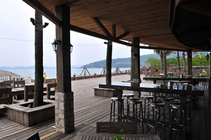 Imagen del bar/restaurante del Hotel Da Mei Sha Yacht Club Resort. Foto 8