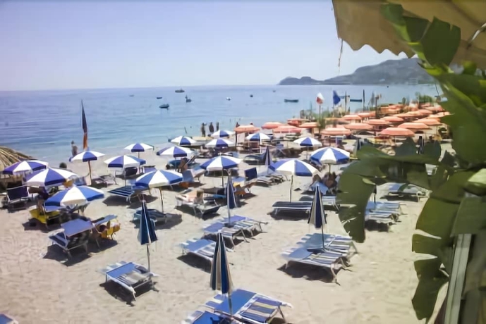 Imagen de los exteriores del Hotel Da Peppe. Foto 15