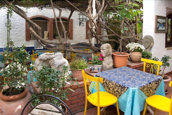 Imagen de los exteriores del Hotel Da Peppe. Foto 17