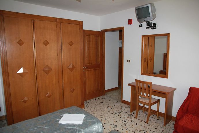 Imagen de la habitación del Hotel Da Remo. Foto 7