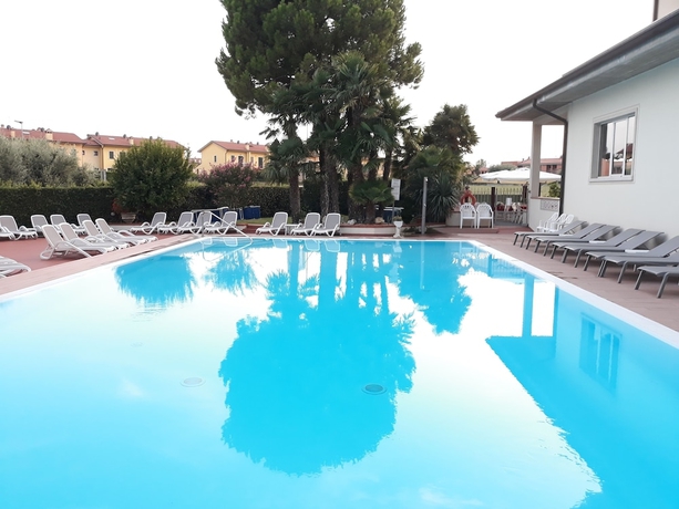 Imagen de la piscina del Hotel Da Roberto. Foto 18