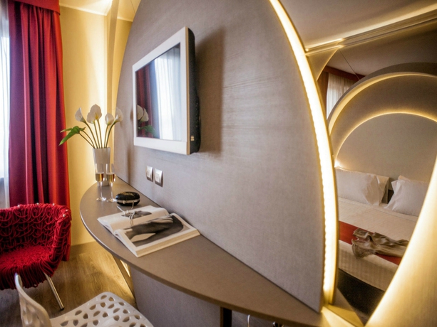 Imagen de los interiores del Hotel Da Vinci, Milán. Foto 12