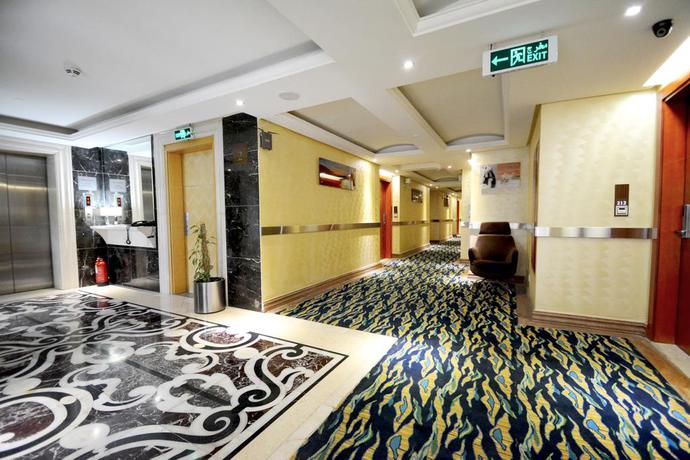 Imagen de los interiores del Hotel Dabab By Warwick. Foto 9