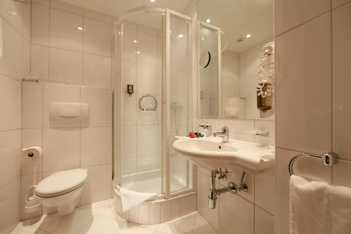 Imagen de la habitación del Hotel Dachstein. Foto 6